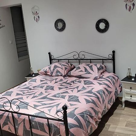Chez Aline Apartment Calais Ngoại thất bức ảnh