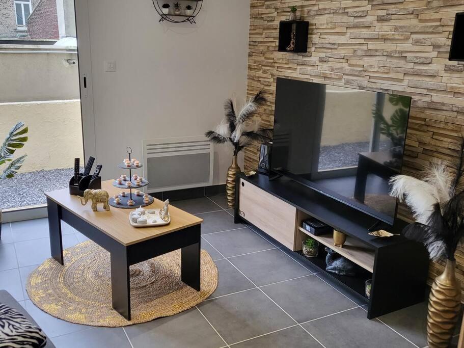 Chez Aline Apartment Calais Ngoại thất bức ảnh